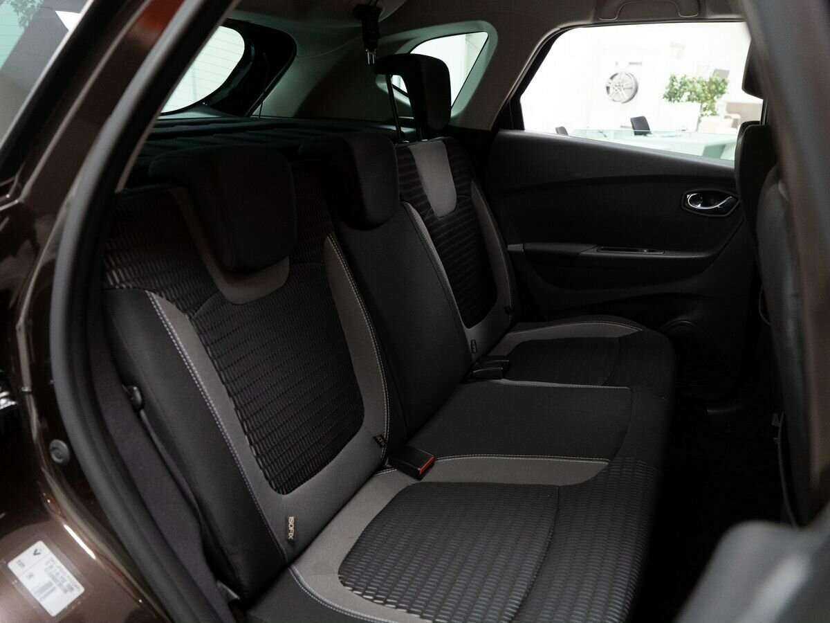 Б/У Рено Каптюр 2017 года. Фото: #8