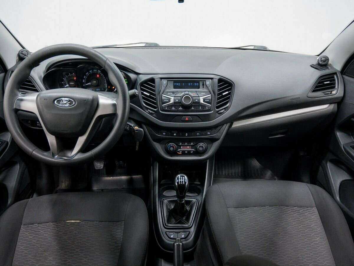 Б/У Лада (ВАЗ) Веста 2015 года. Фото: #9