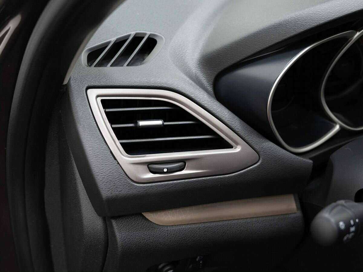 Б/У Лада (ВАЗ) Веста 2018 года. Фото: #19