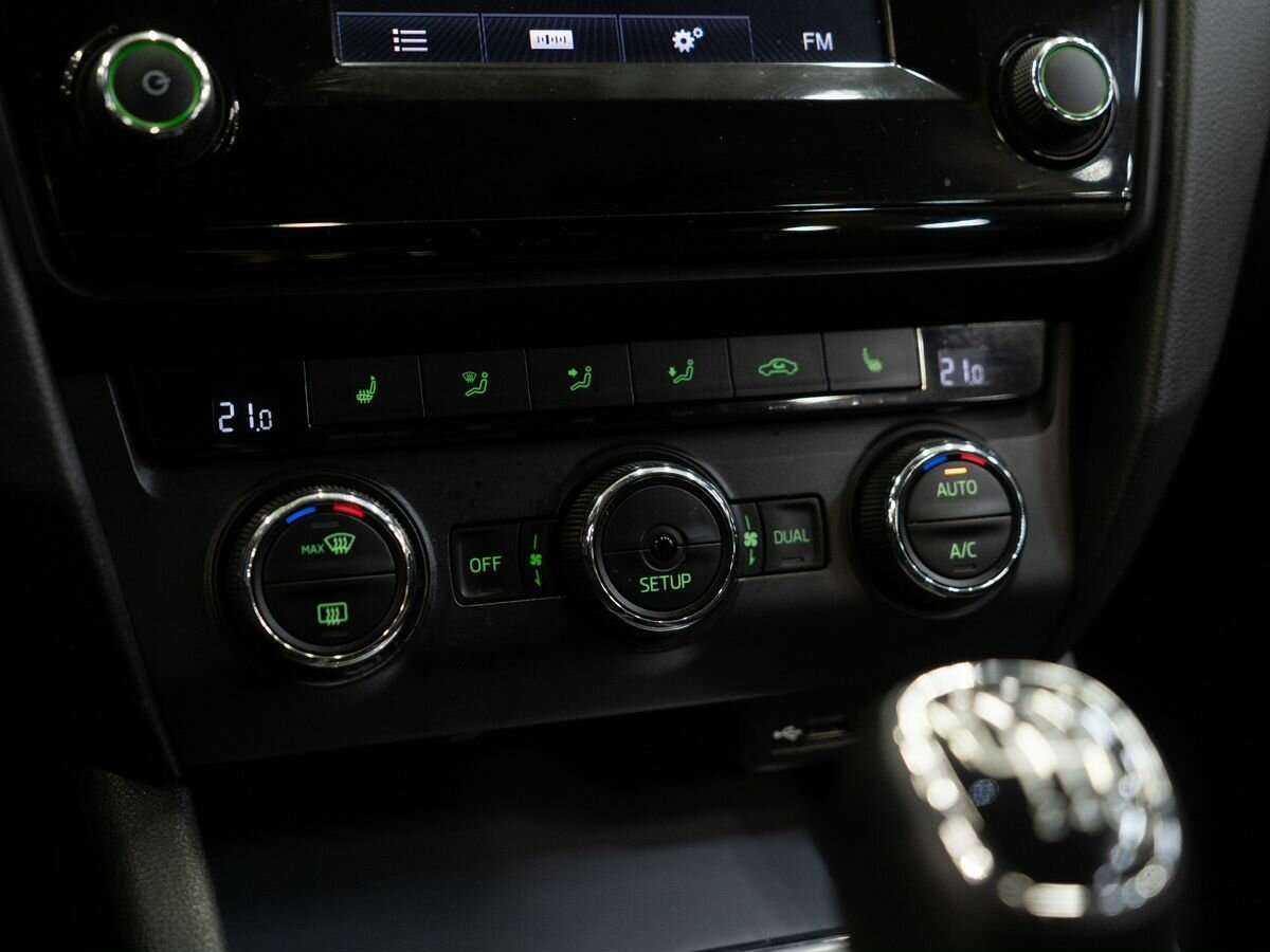 Б/У Шкода Октавия 2014 года. Фото: #11