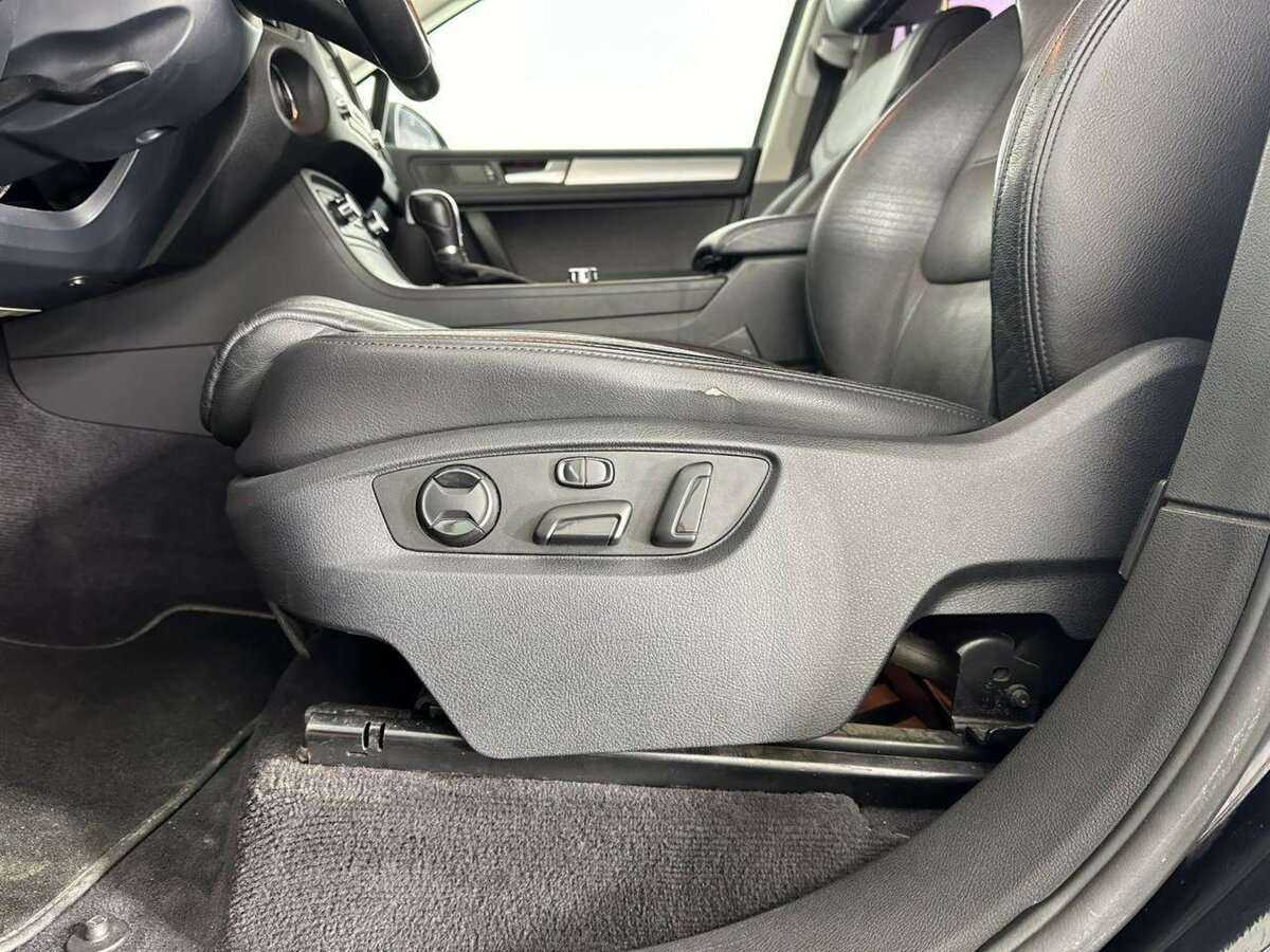 Б/У Фольксваген Туарег 2012 года. Фото: #9