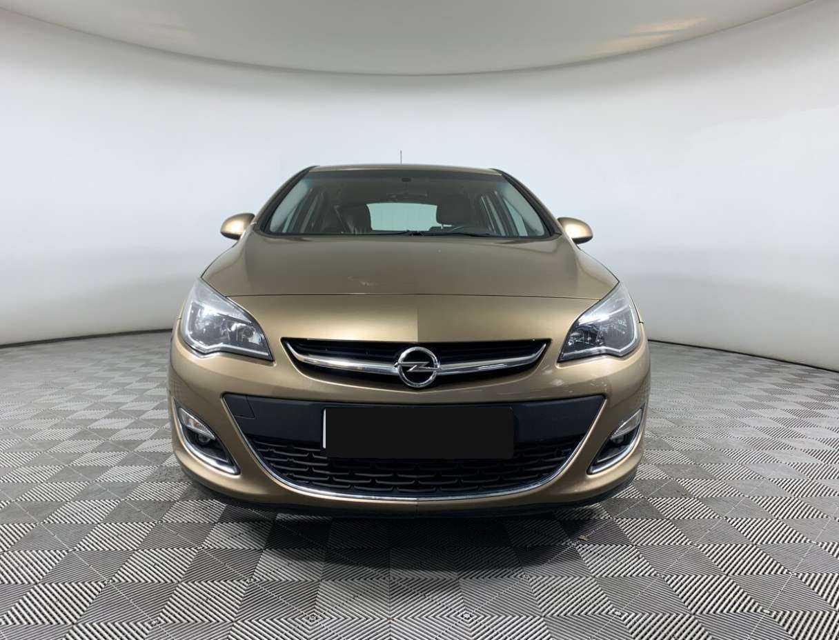 Б/У Опель Астра 2012 года. Фото: #1