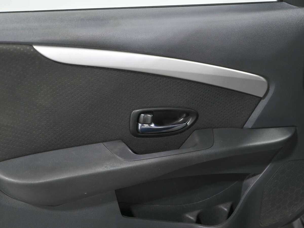 Б/У Ниссан Альмера 2018 года. Фото: #11