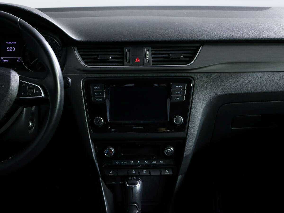 Б/У Шкода Рапид 2017 года. Фото: #10