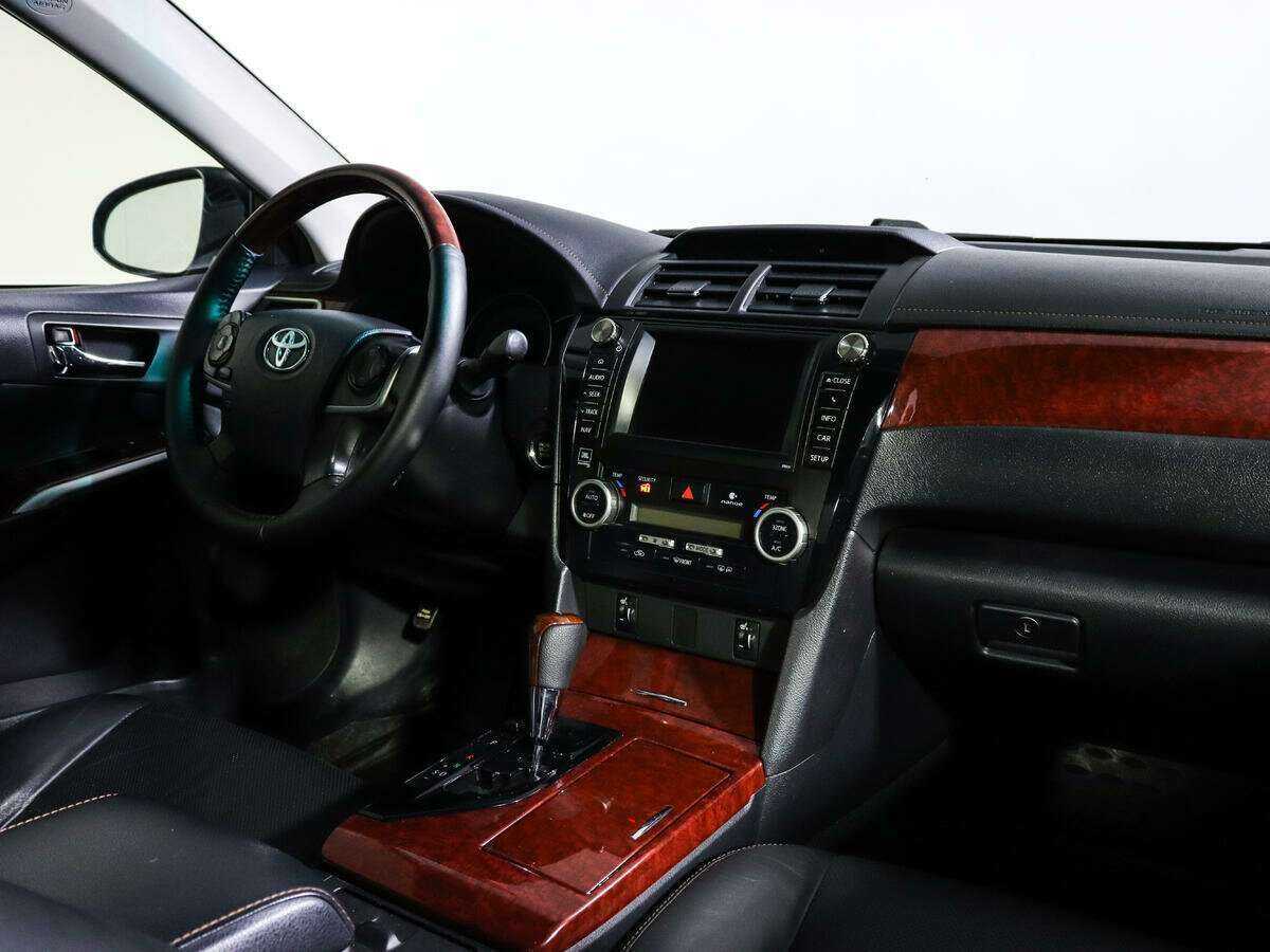 Б/У Тойота Камри 2012 года. Фото: #6