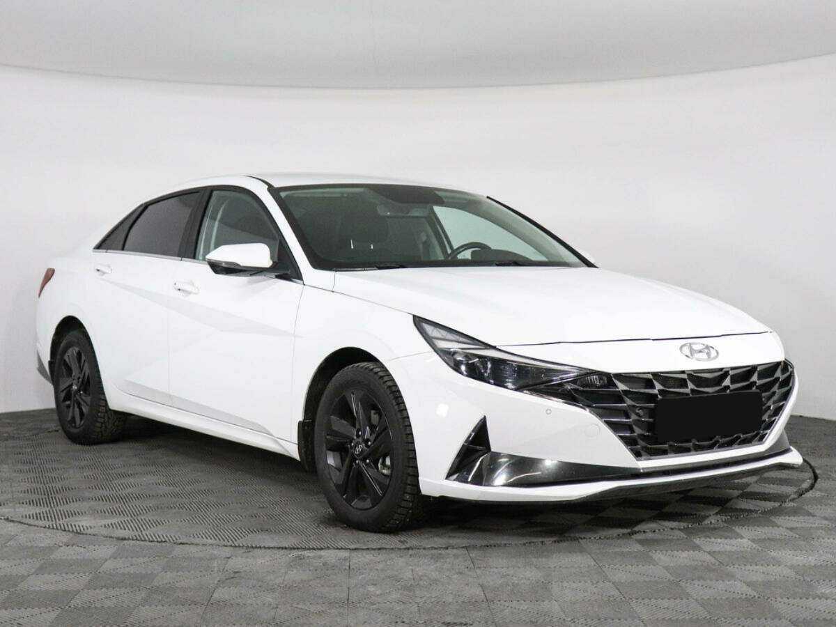 Б/У Хендай Елантра 2021 года. Фото: #2