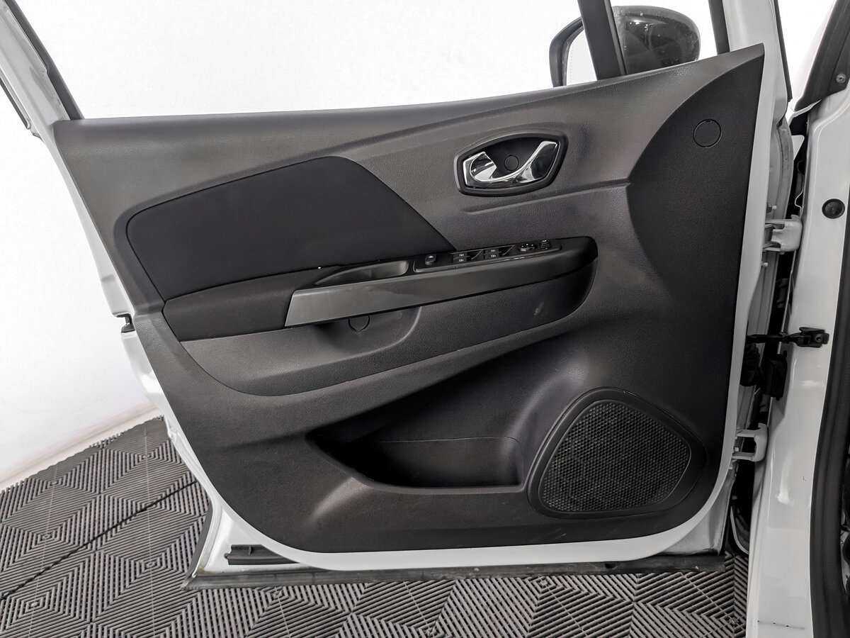 Б/У Рено Каптюр 2019 года. Фото: #15