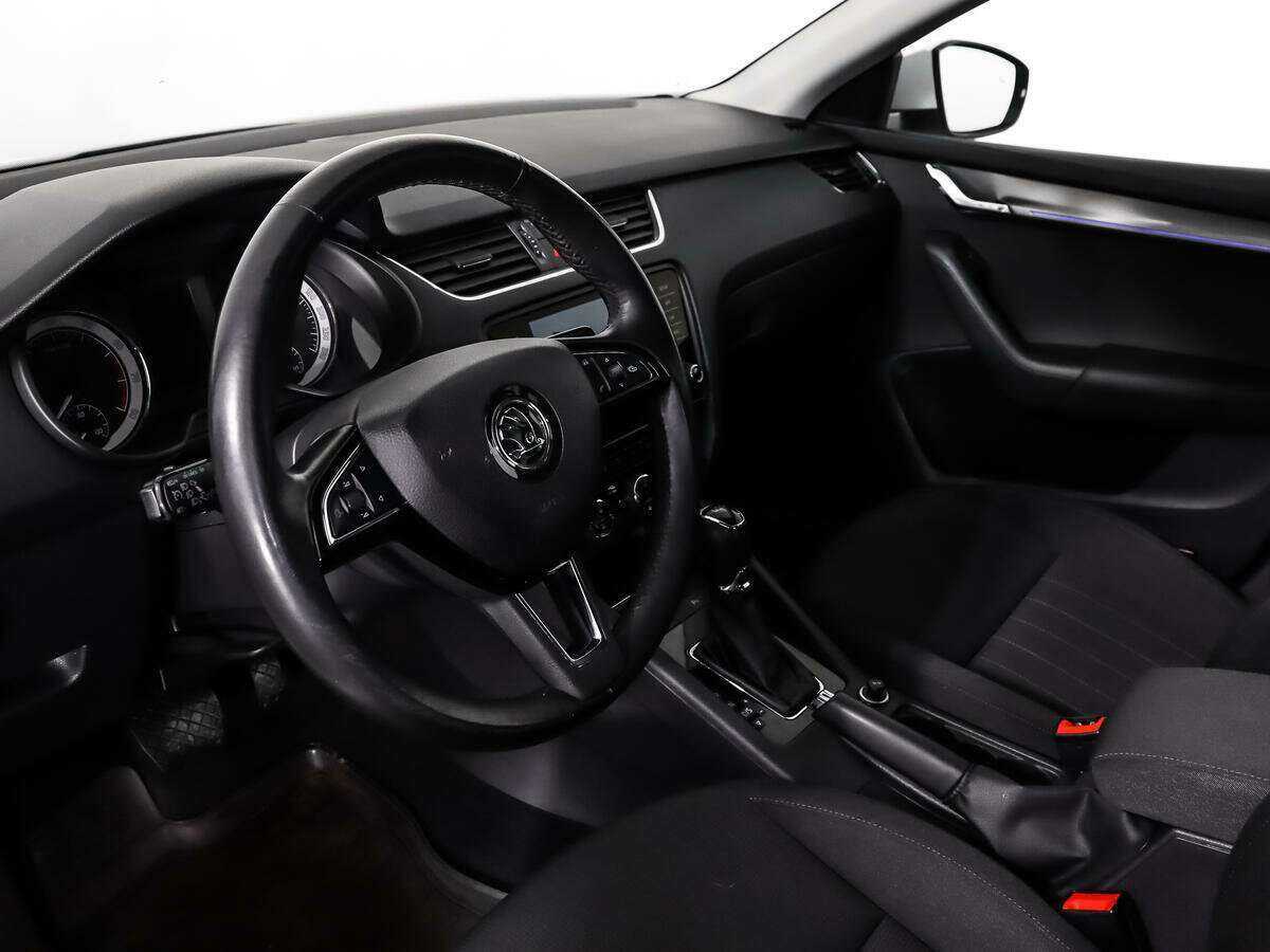 Б/У Шкода Октавия 2018 года. Фото: #8