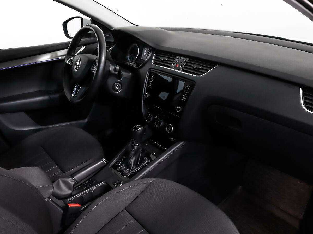 Б/У Шкода Октавия 2018 года. Фото: #10