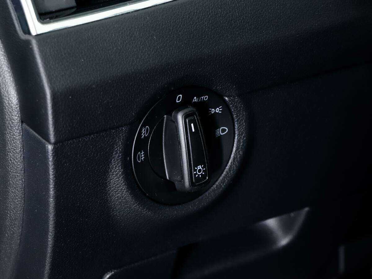 Б/У Шкода Октавия 2019 года. Фото: #20