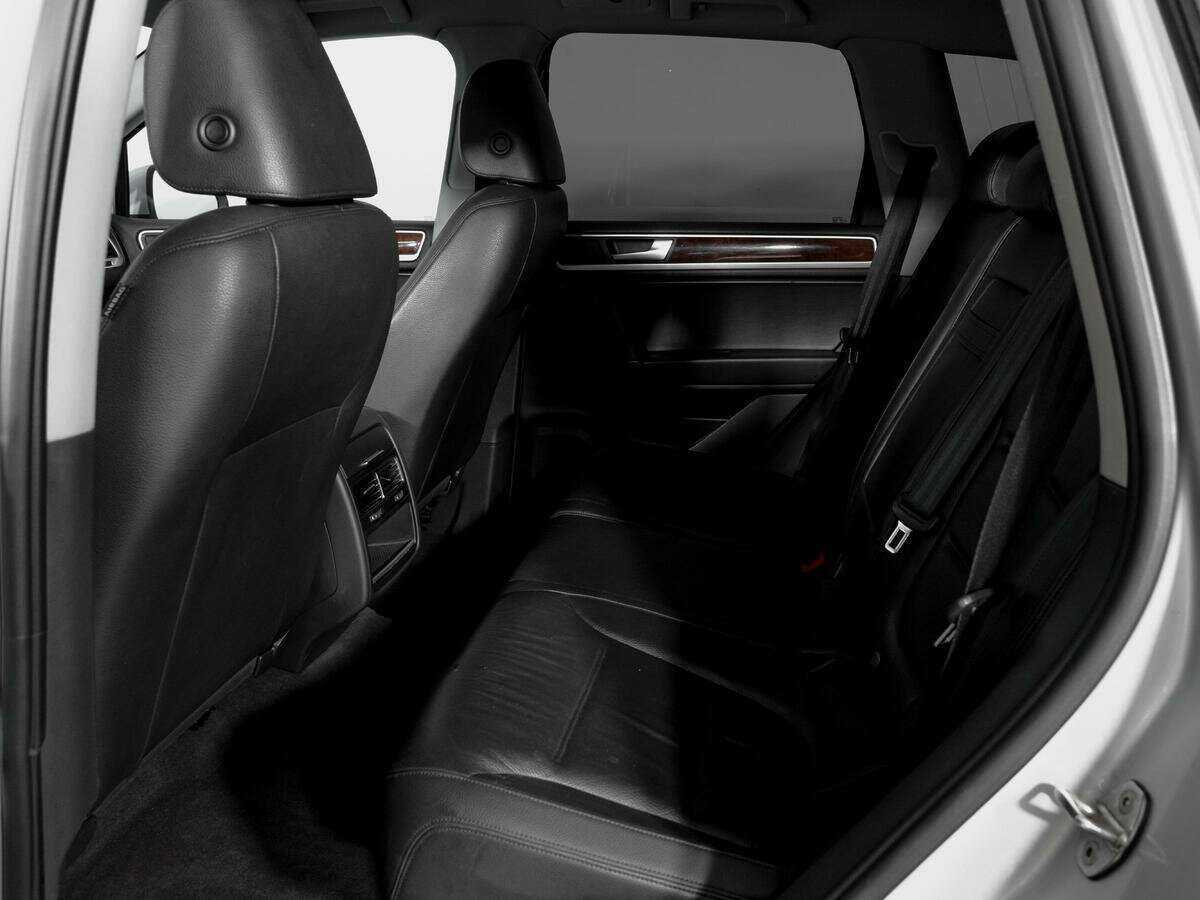 Б/У Фольксваген Туарег 2012 года. Фото: #9