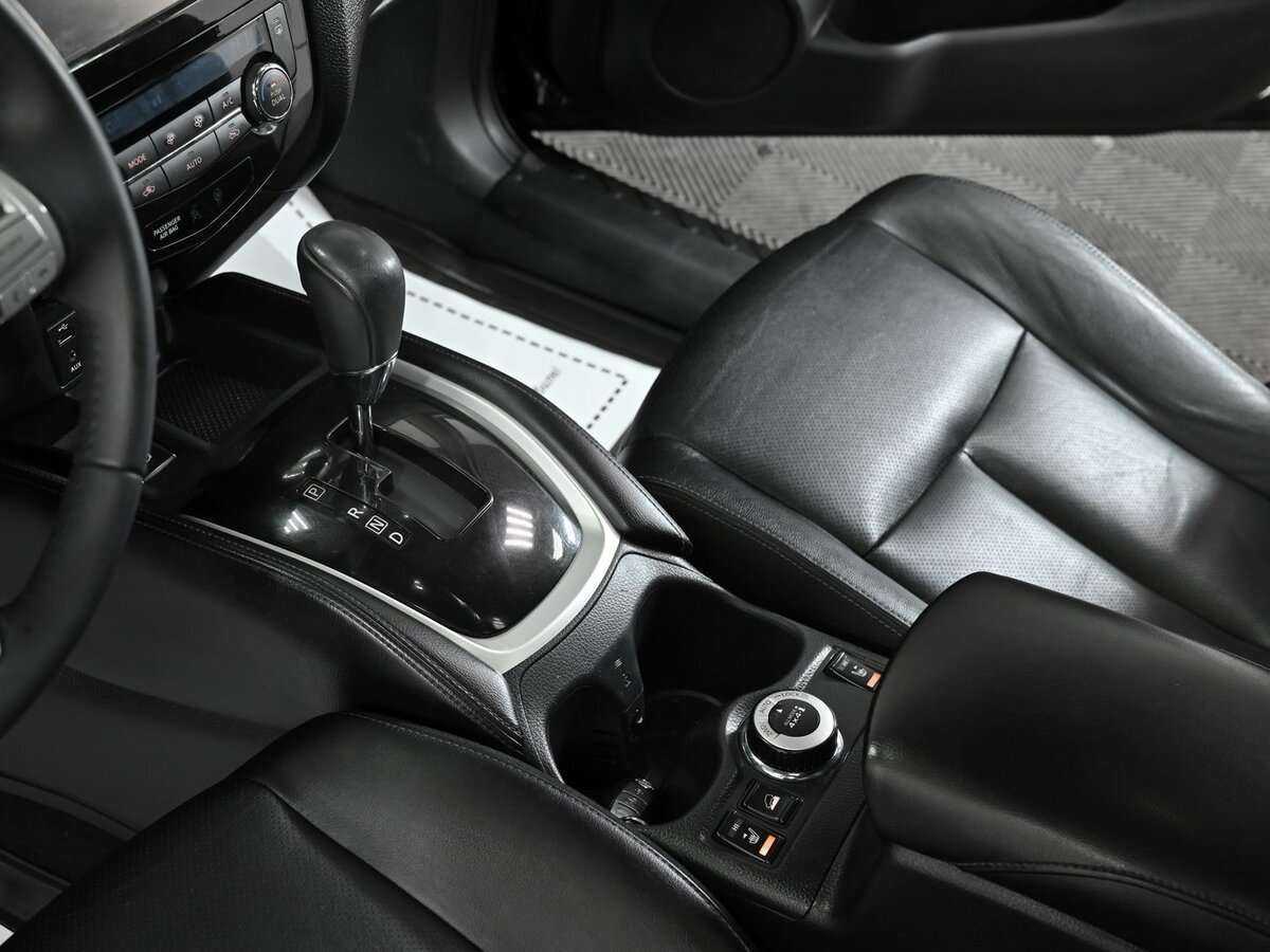 Б/У Ниссан Икс-Трейл 2015 года. Фото: #13