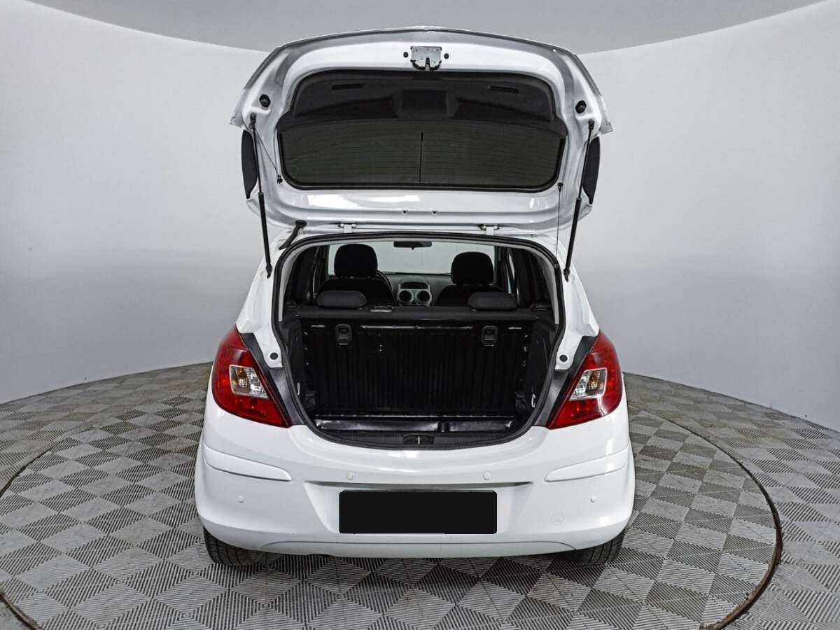 Б/У Опель Корса 2013 года. Фото: #9