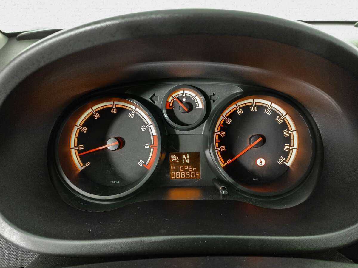 Б/У Опель Корса 2013 года. Фото: #12