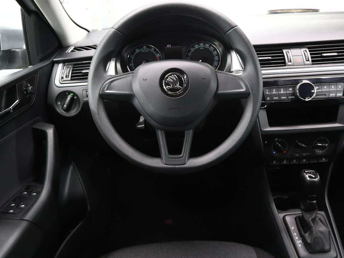 Б/У Шкода Рапид 2018 года. Фото: #9