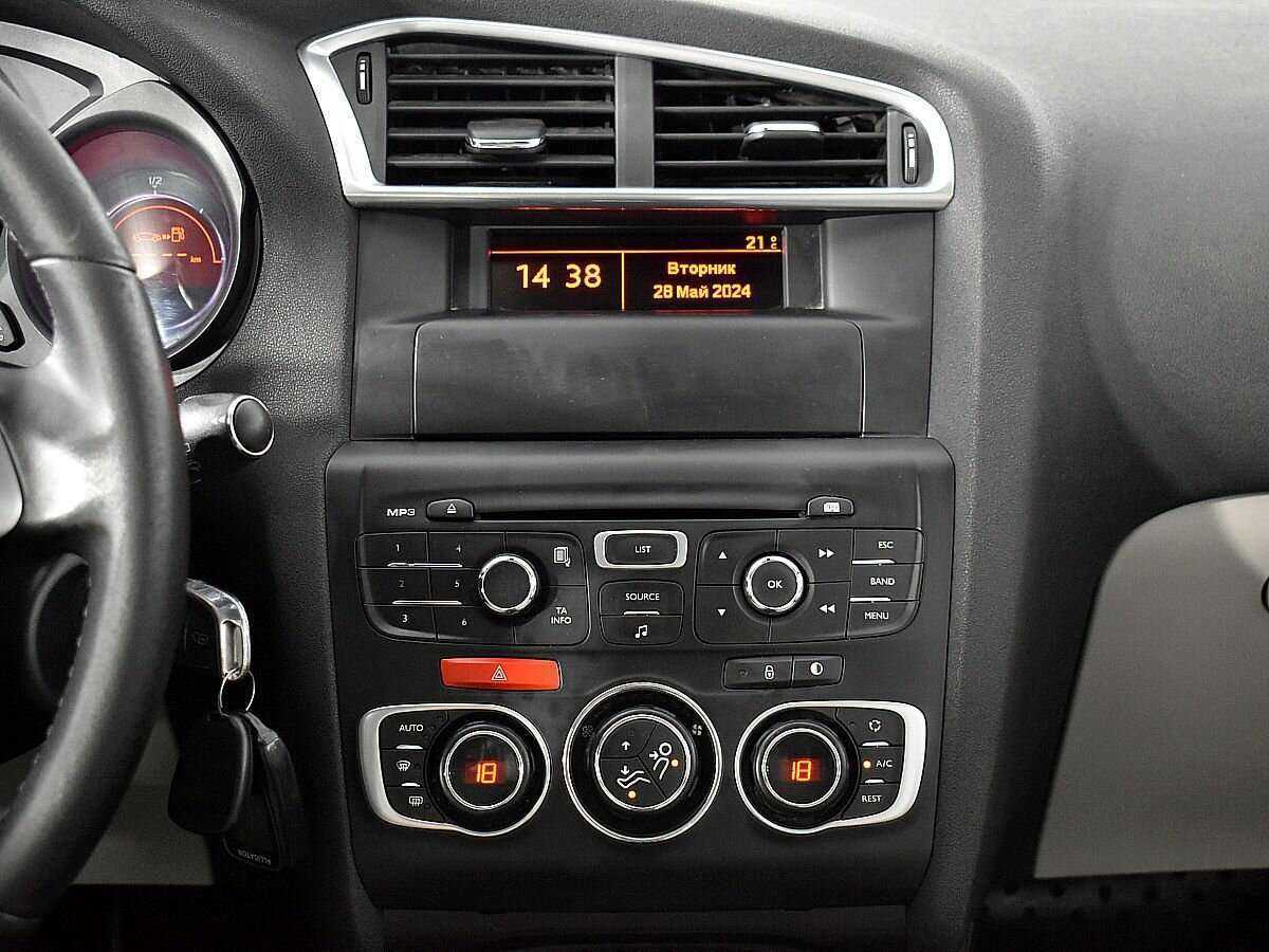 Б/У Ситроен Ц4 2012 года. Фото: #12