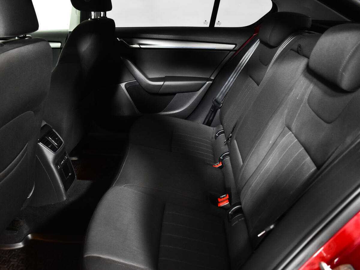 Б/У Шкода Октавия 2017 года. Фото: #9