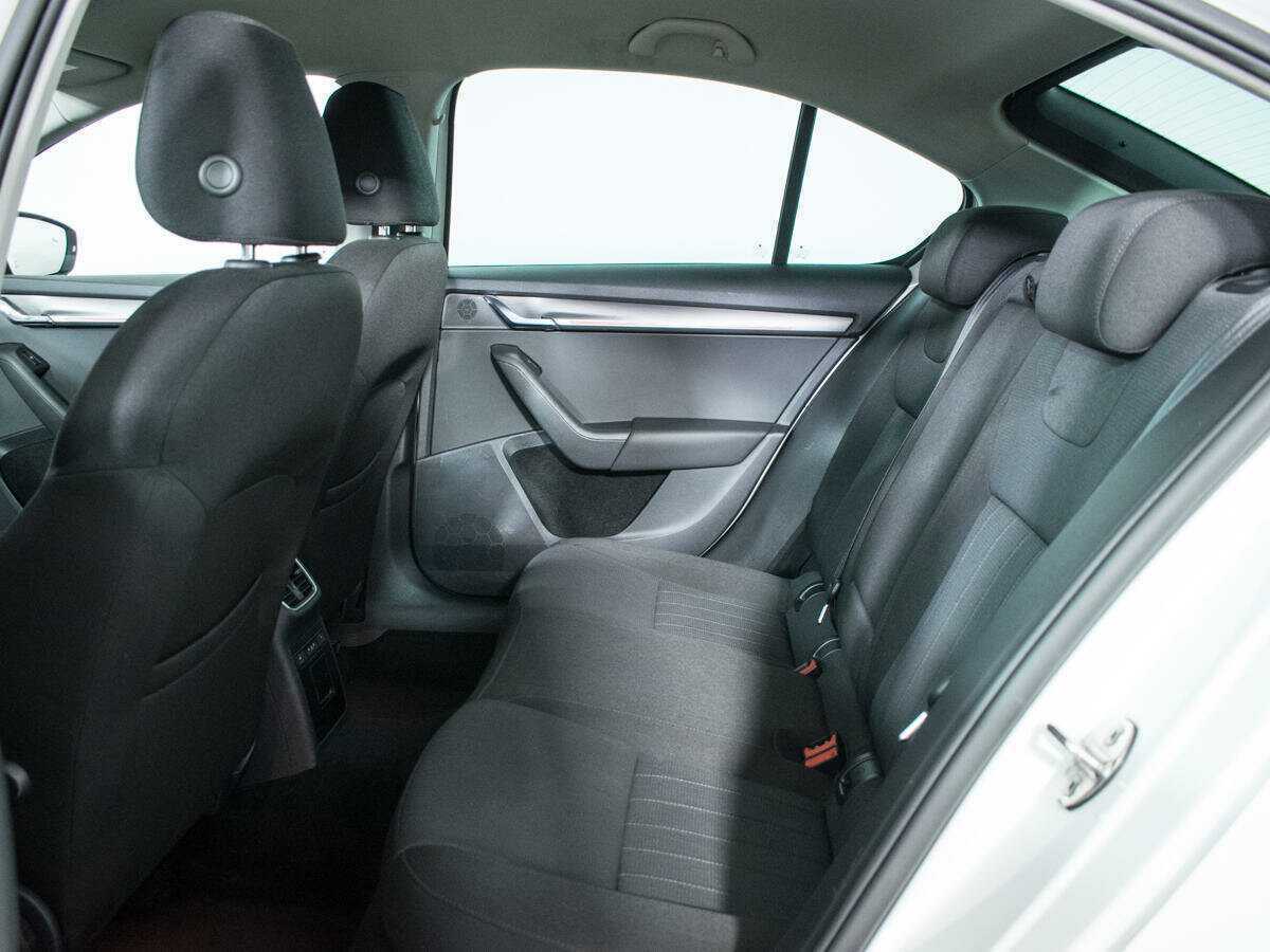 Б/У Шкода Октавия 2018 года. Фото: #9