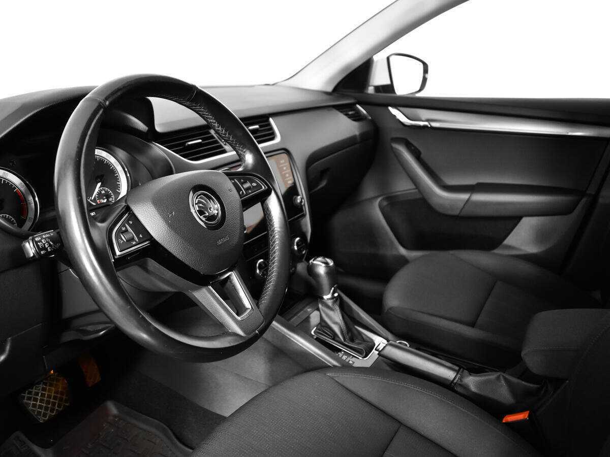 Б/У Шкода Октавия 2017 года. Фото: #12