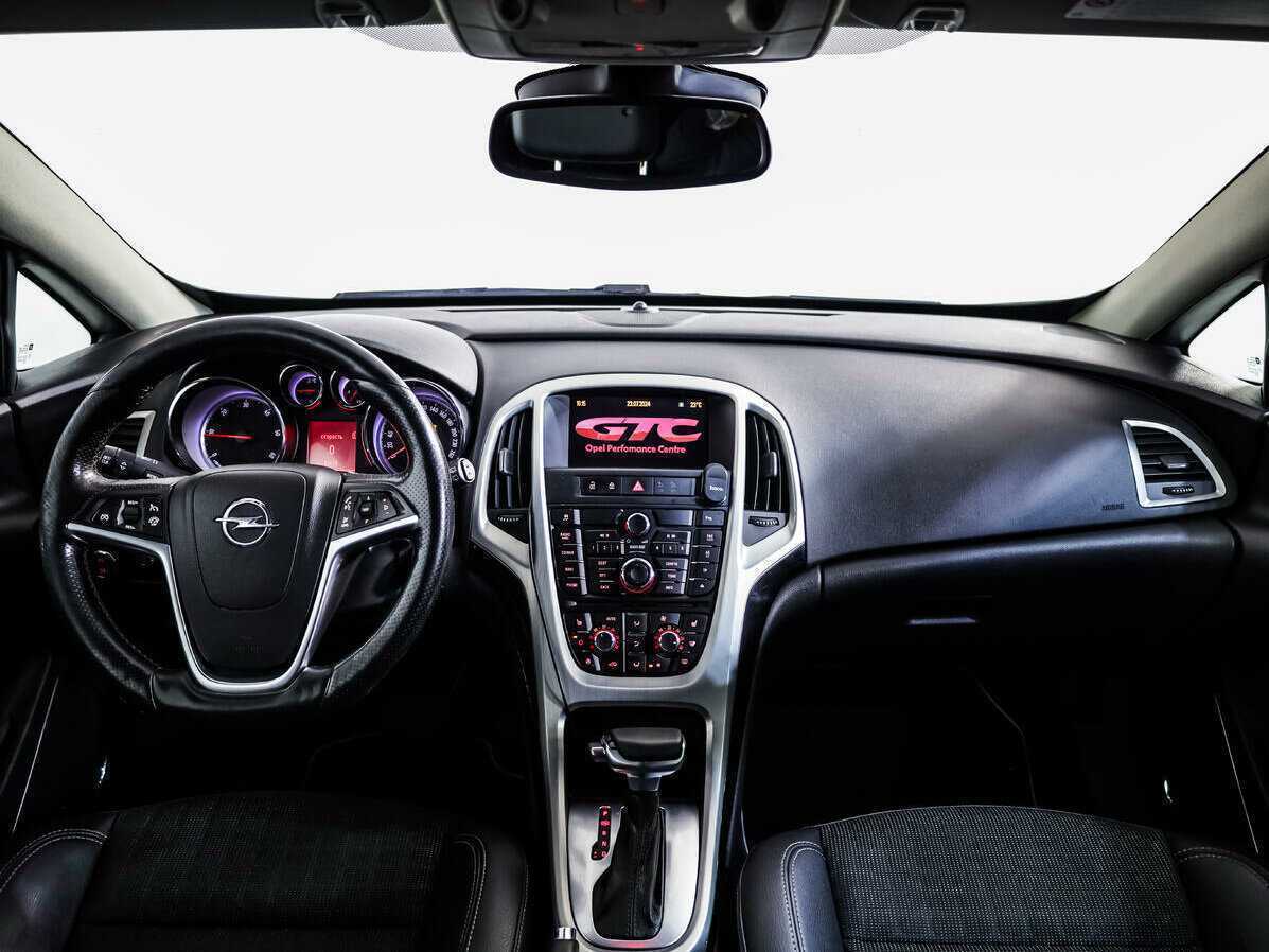 Б/У Опель Астра 2012 года. Фото: #8