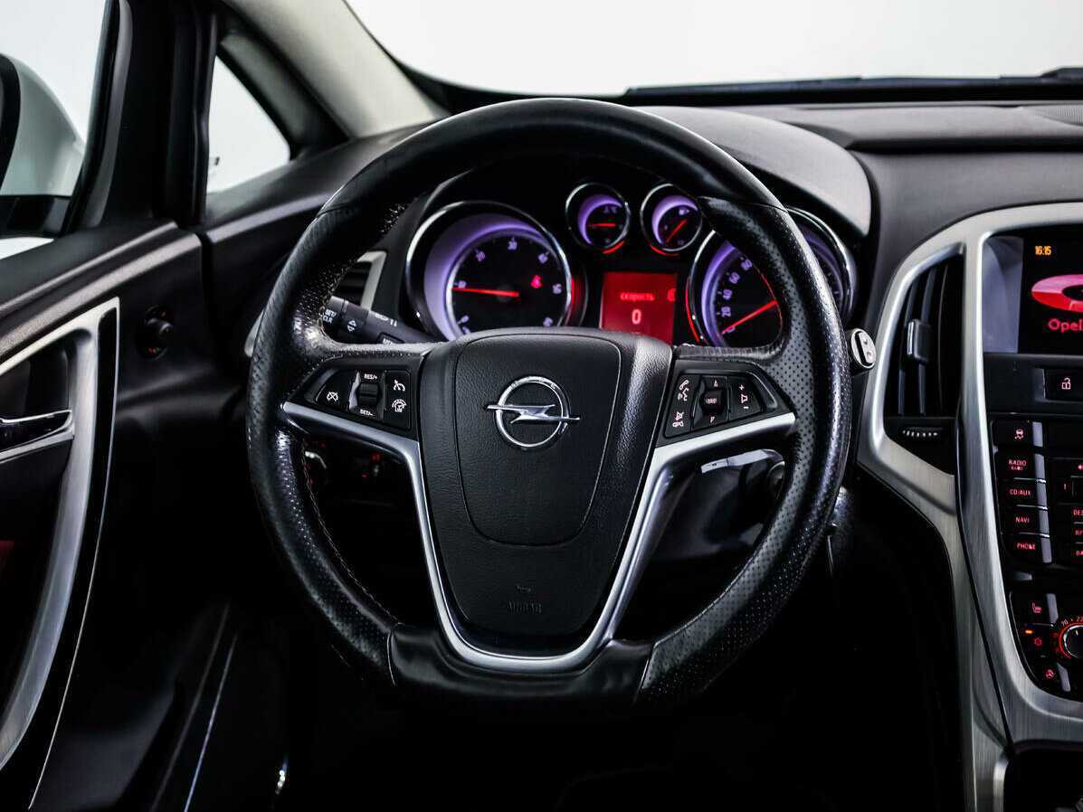 Б/У Опель Астра 2012 года. Фото: #9