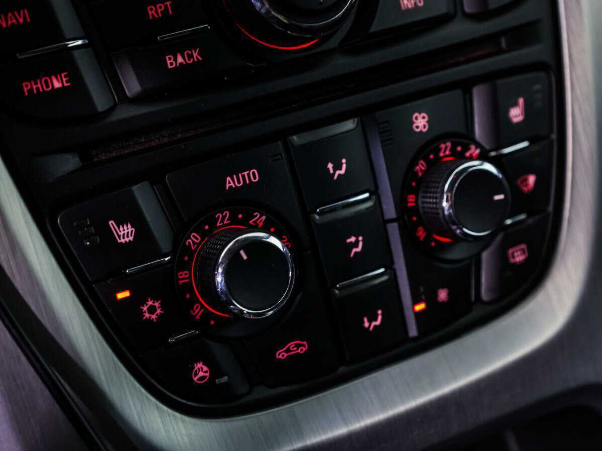 Б/У Опель Астра 2012 года. Фото: #13