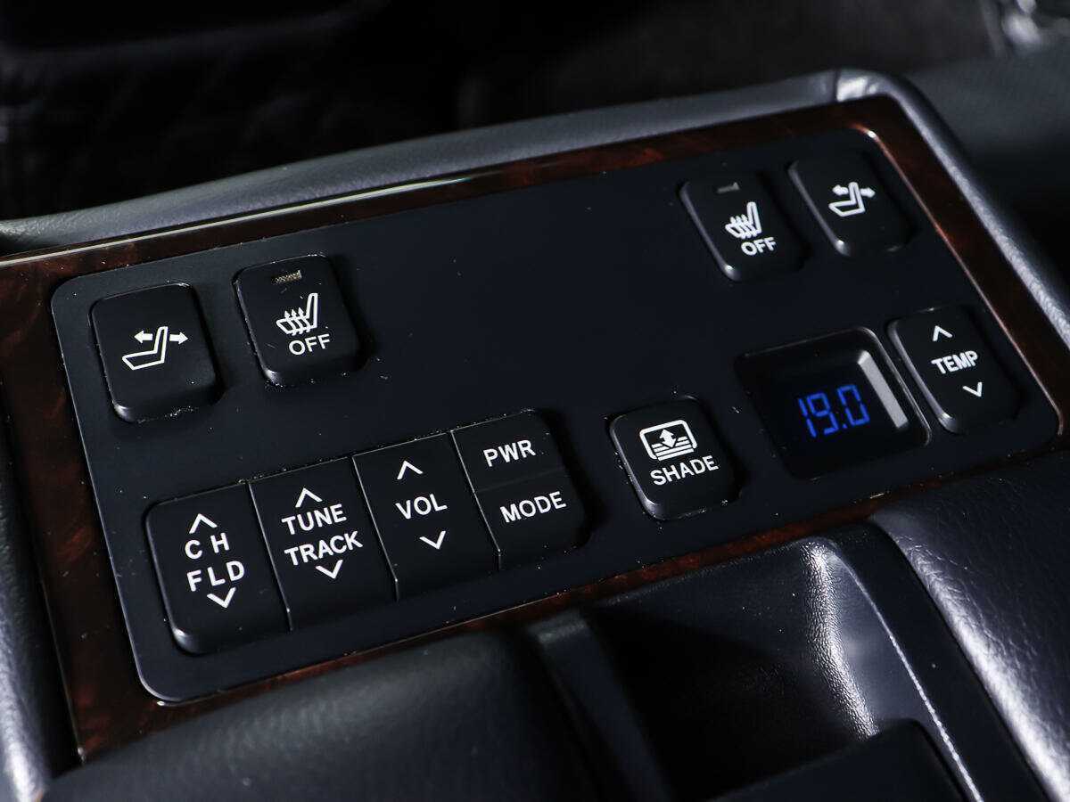 Б/У Тойота Камри 2015 года. Фото: #13