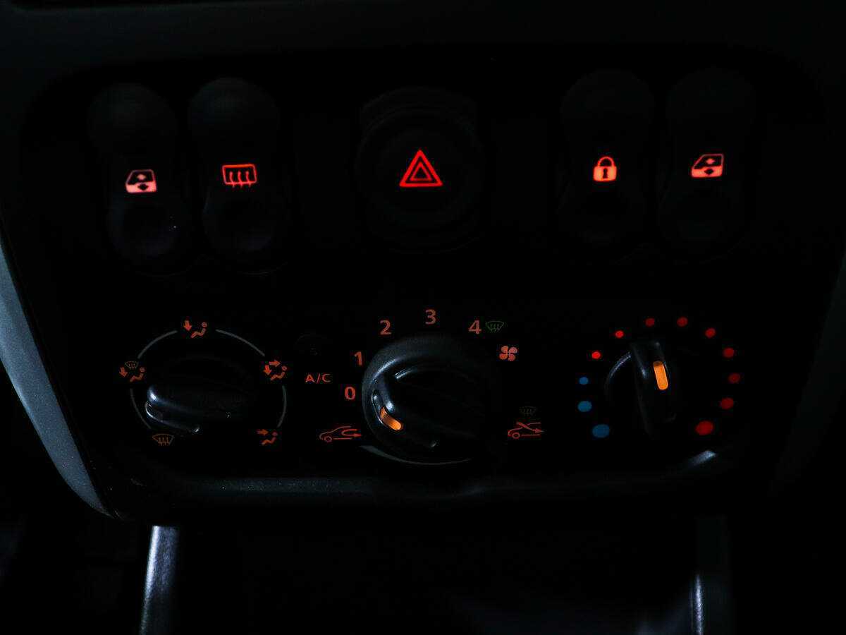 Б/У Ниссан Альмера 2018 года. Фото: #13