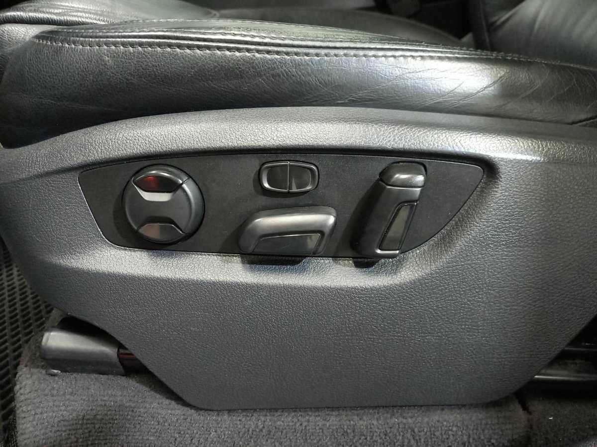 Б/У Фольксваген Туарег 2013 года. Фото: #16