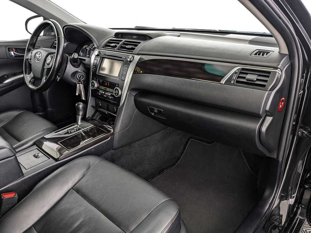 Б/У Тойота Камри 2014 года. Фото: #8