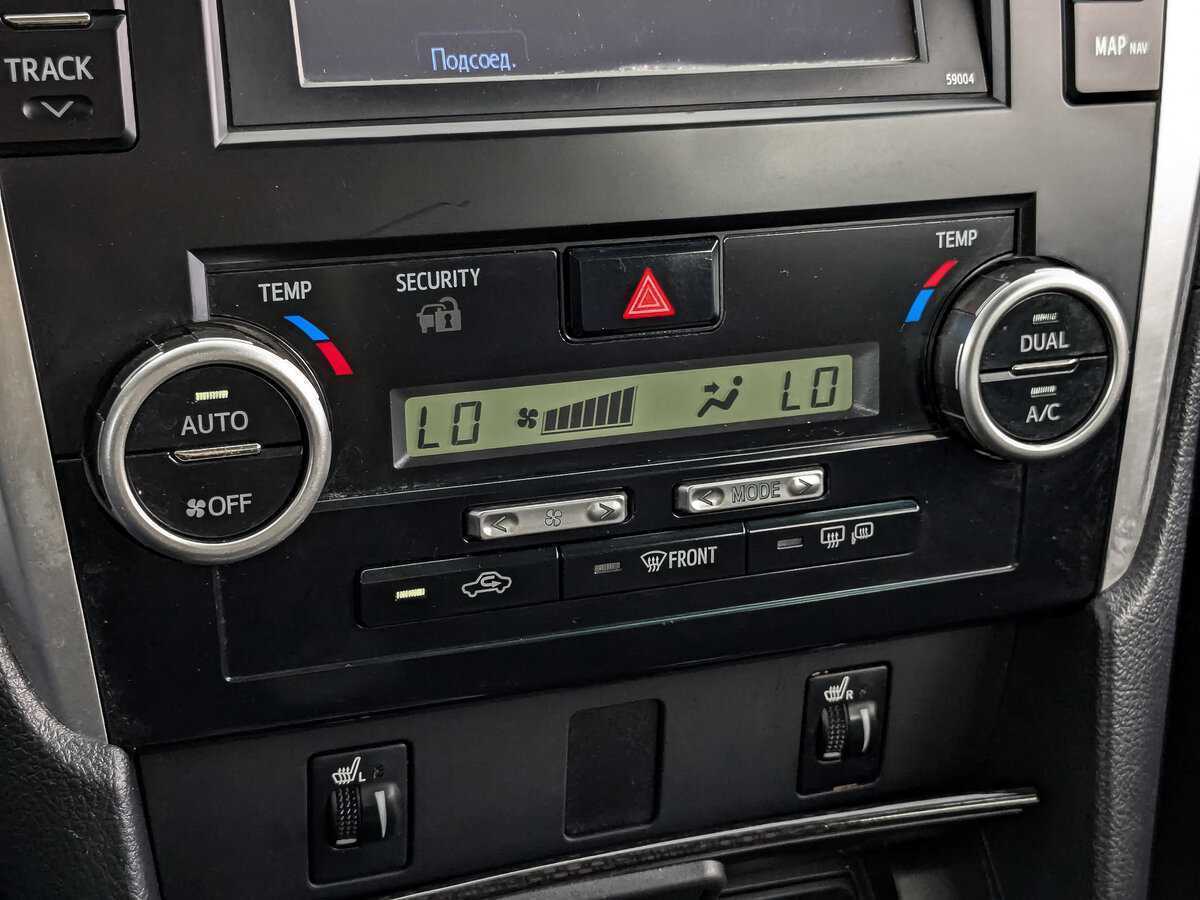 Б/У Тойота Камри 2014 года. Фото: #16