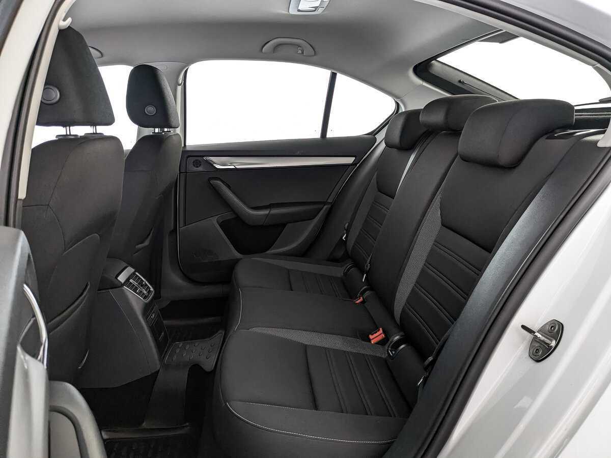 Б/У Шкода Октавия 2020 года. Фото: #13