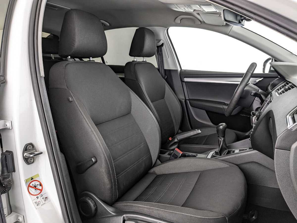 Б/У Шкода Октавия 2017 года. Фото: #18