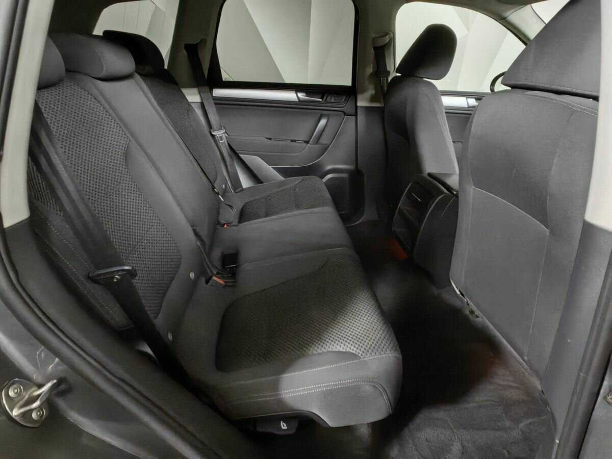 Б/У Фольксваген Туарег 2012 года. Фото: #10