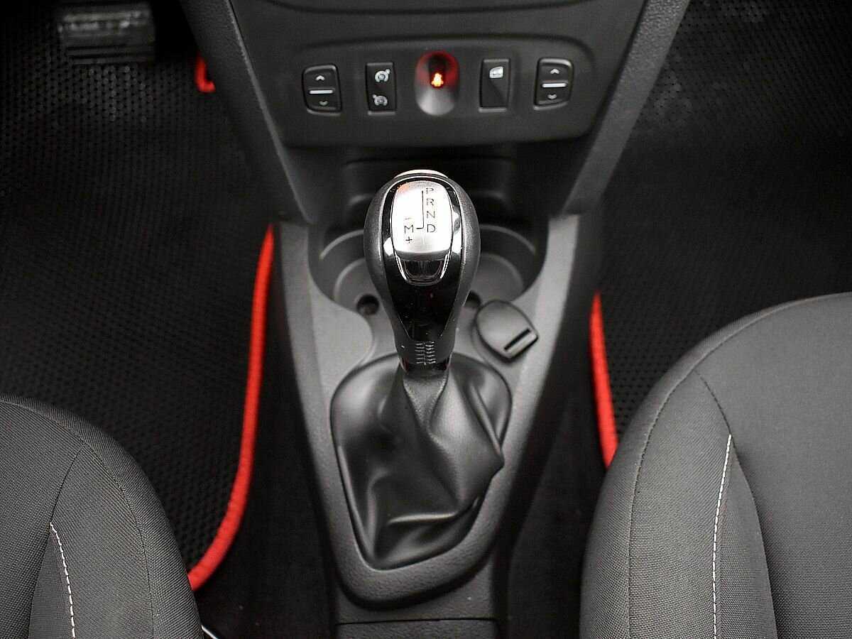 Б/У Рено Сандеро 2017 года. Фото: #13