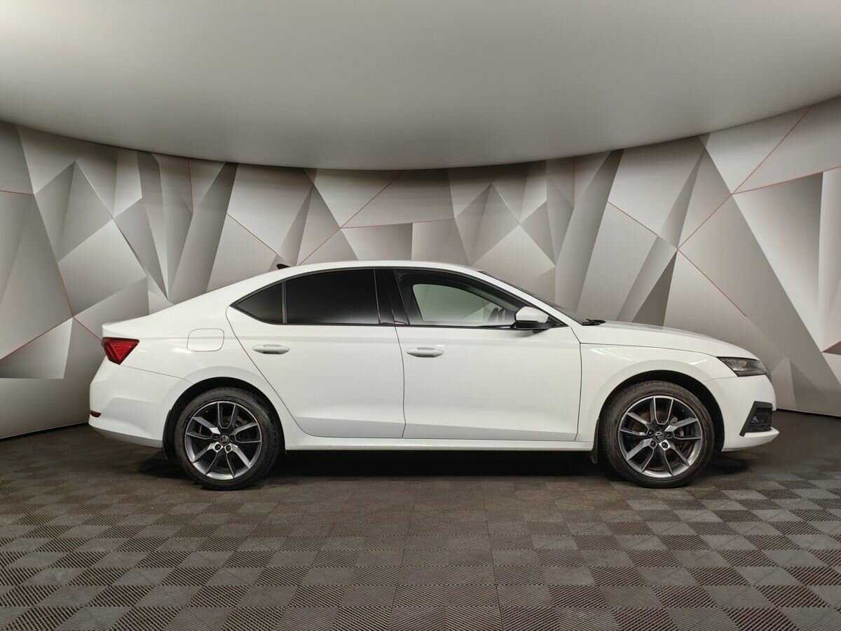 Б/У Шкода Октавия 2021 года. Фото: #5