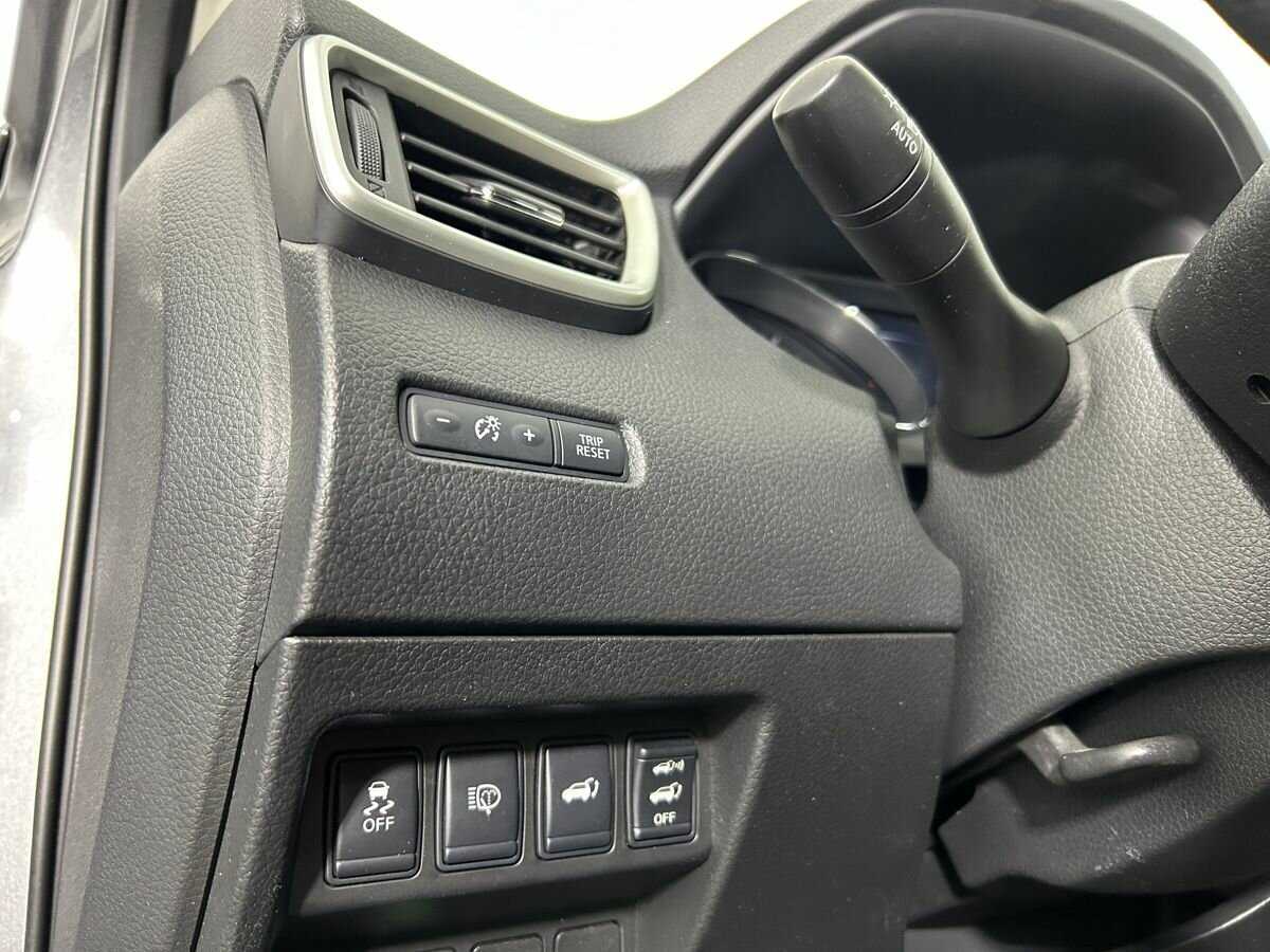 Б/У Ниссан Икс-Трейл 2017 года. Фото: #6