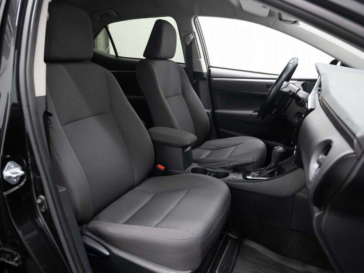 Б/У Тойота Королла 2017 года. Фото: #11