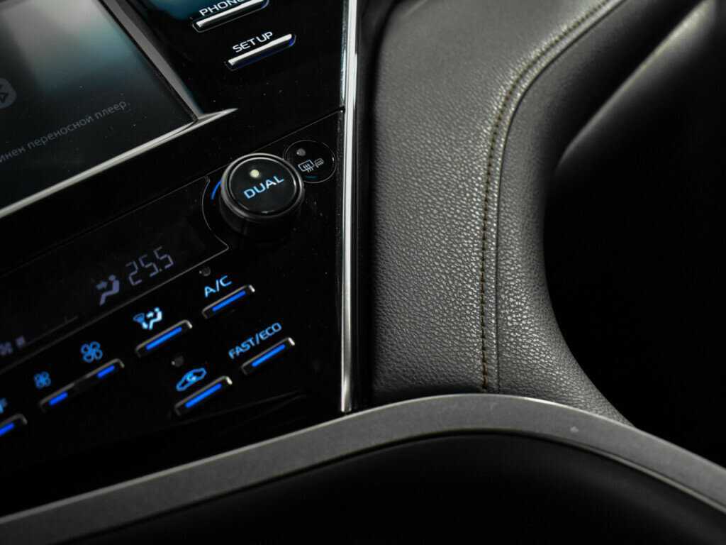 Б/У Тойота Камри 2018 года. Фото: #14