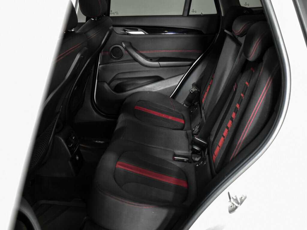 Б/У БМВ Икс1 2017 года. Фото: #9