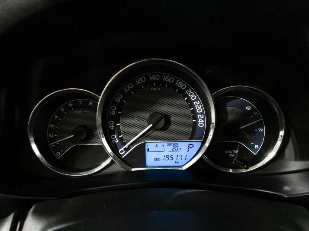 Б/У Тойота Королла 2014 года. Фото: #11