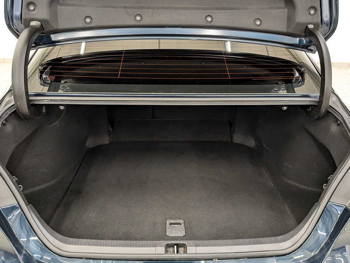 Б/У Тойота Камри 2018 года. Фото: #9