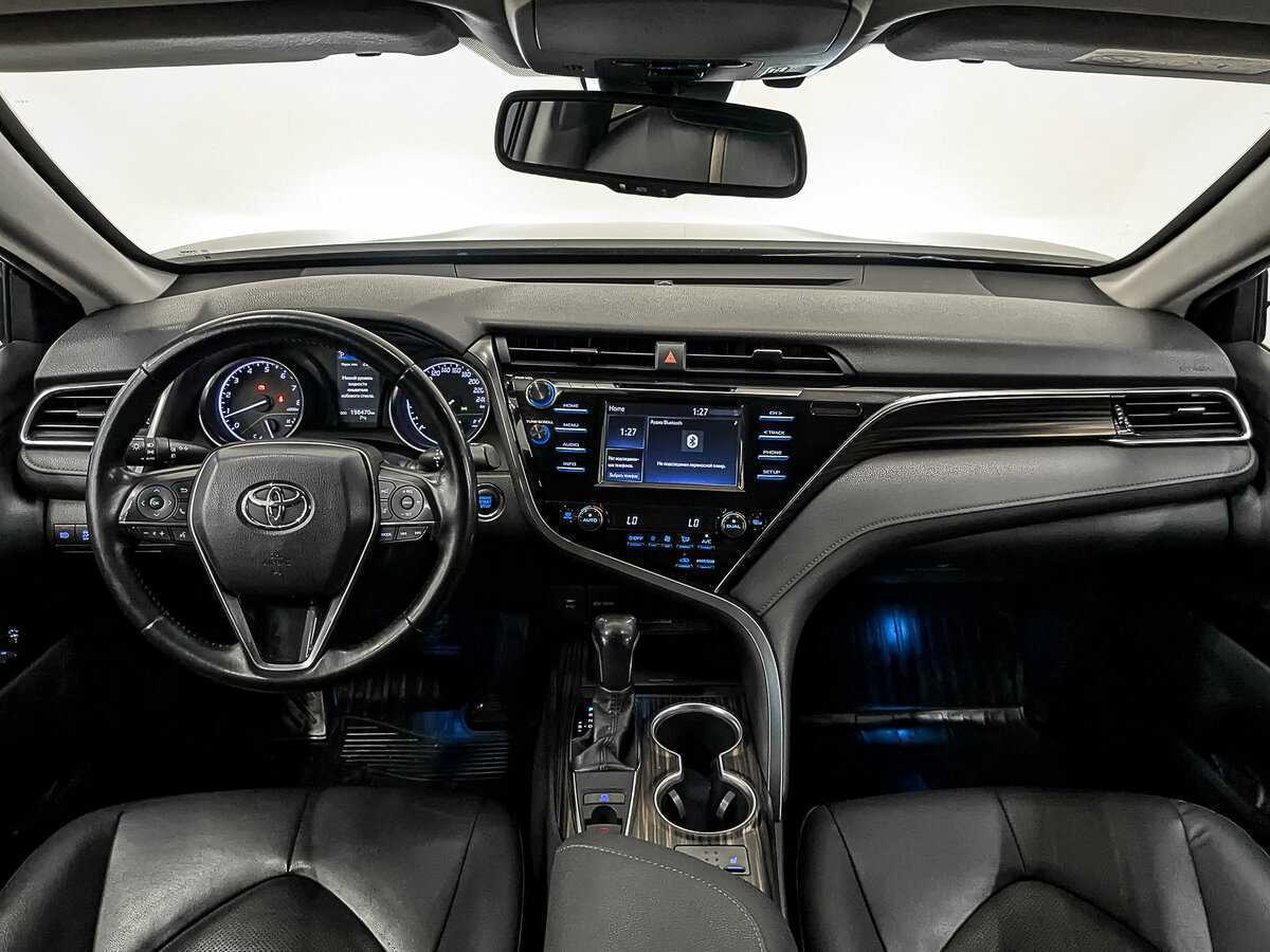 Б/У Тойота Камри 2018 года. Фото: #13