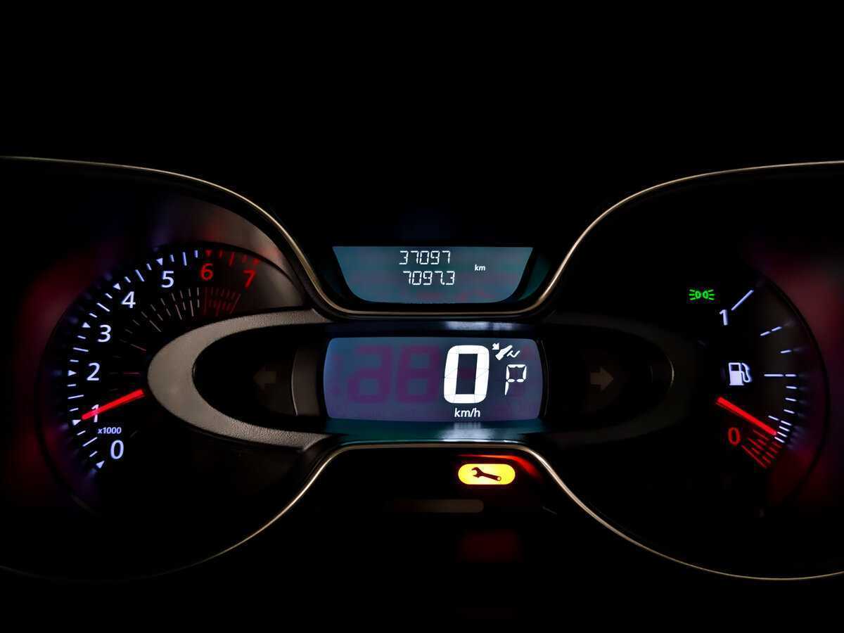 Б/У Рено Каптюр 2021 года. Фото: #12