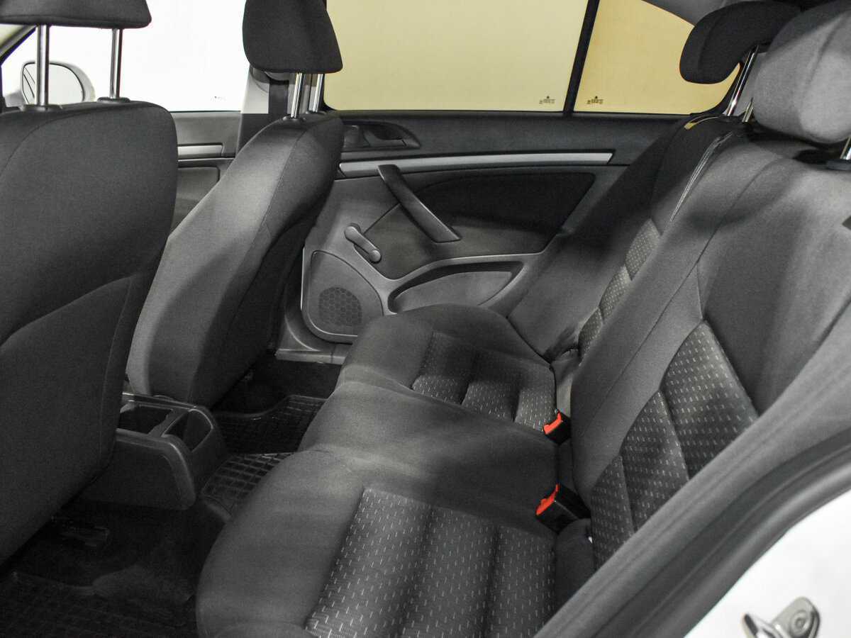 Б/У Шкода Октавия 2012 года. Фото: #9