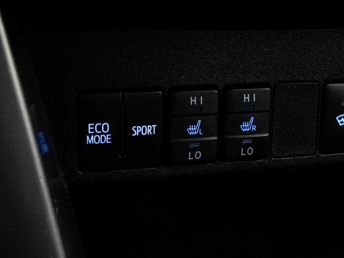 Б/У Тойота Рав4 2017 года. Фото: #13