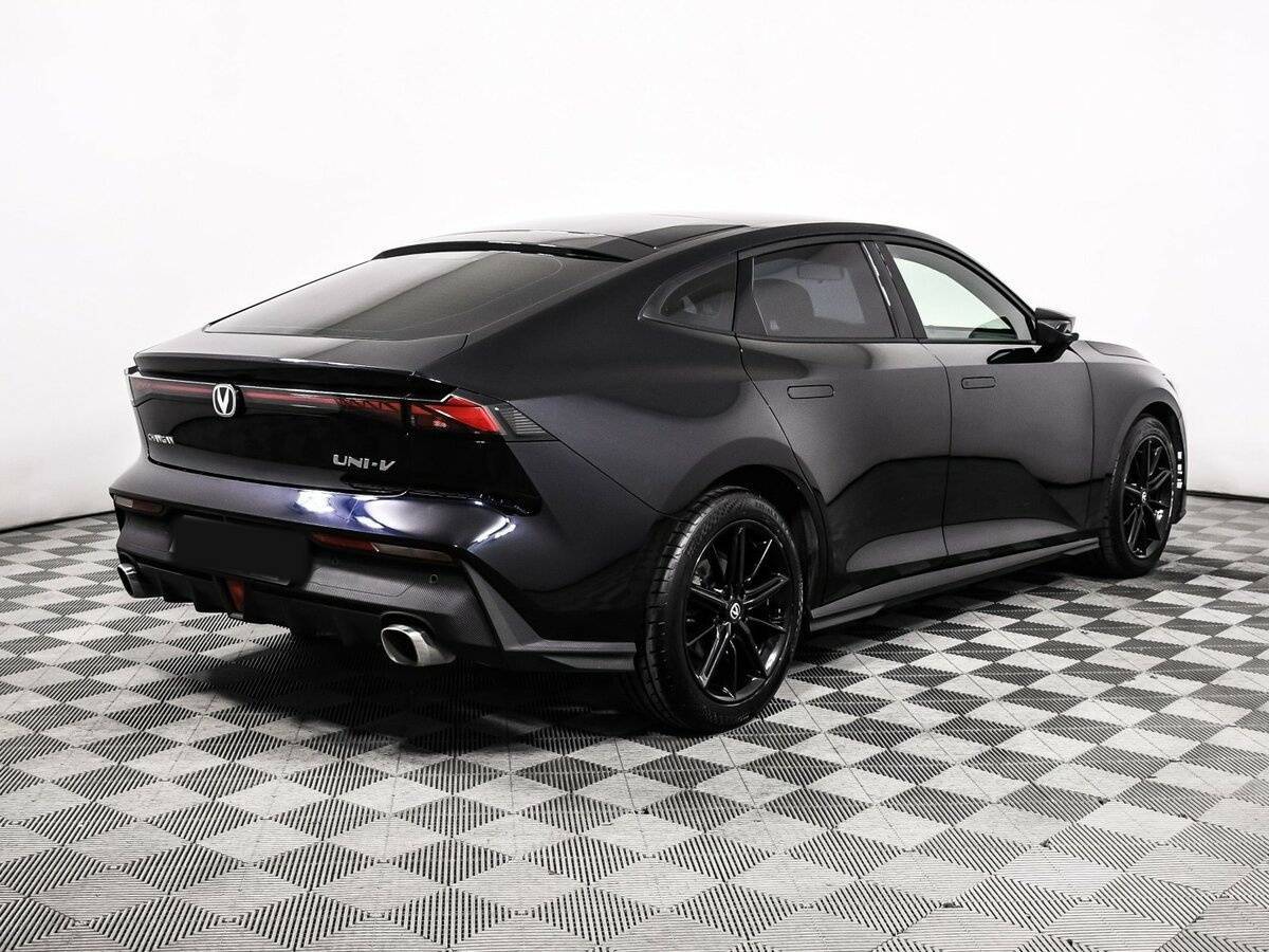 Б/У Чанган УНИ-В 2022 года. Фото: #4