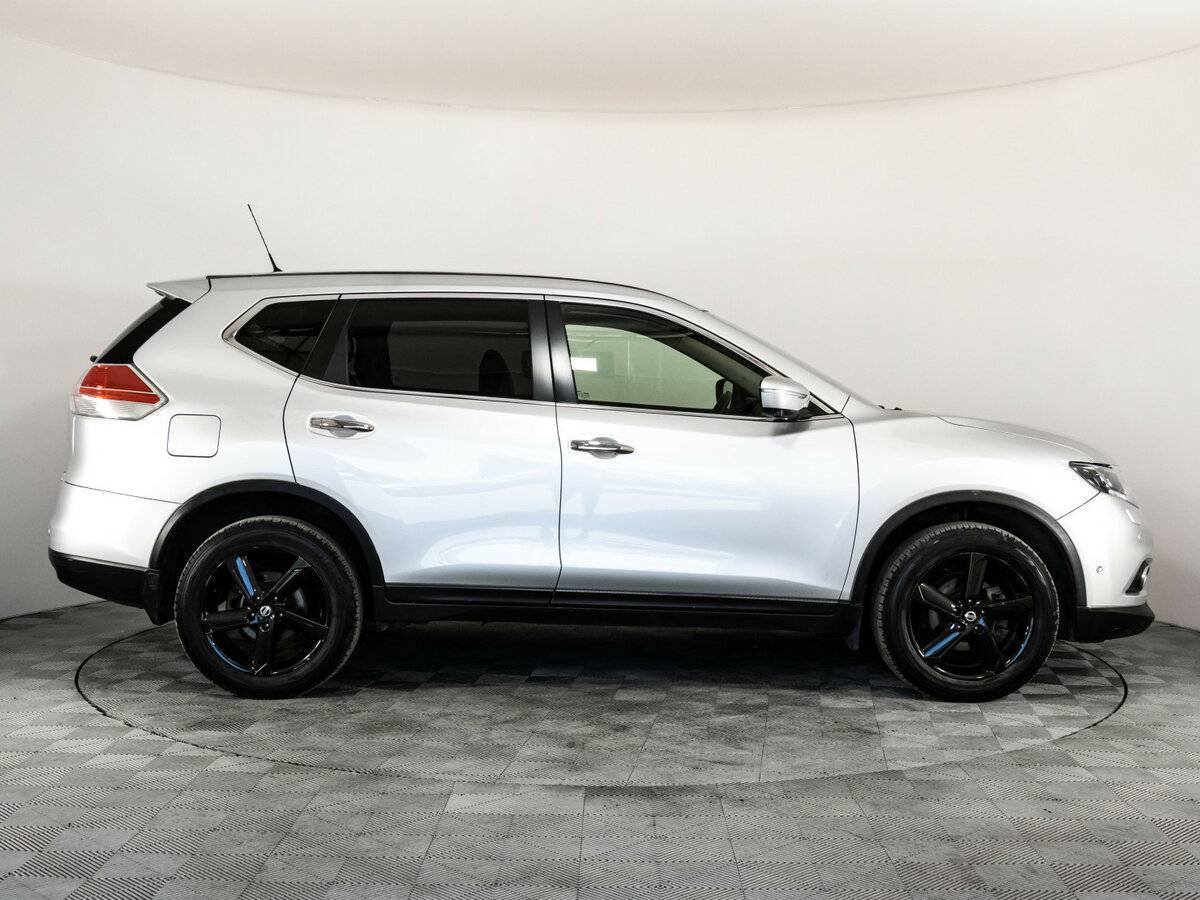 Б/У Ниссан Икс-Трейл 2016 года. Фото: #3