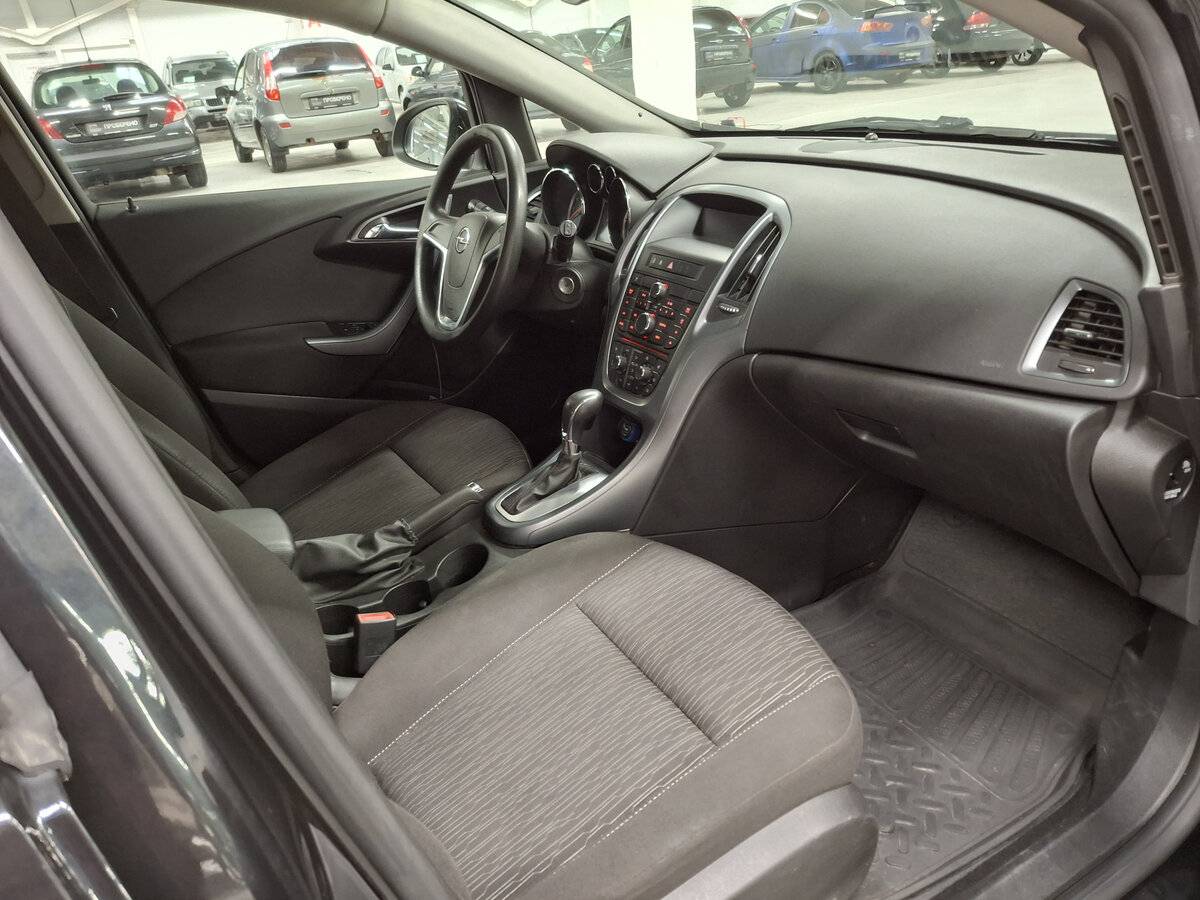 Б/У Опель Астра 2013 года. Фото: #10