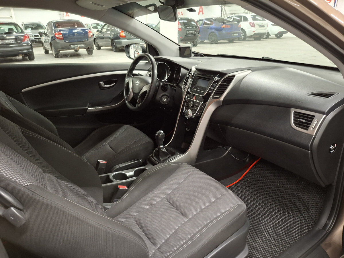 Б/У Хендай ай30 2013 года. Фото: #10